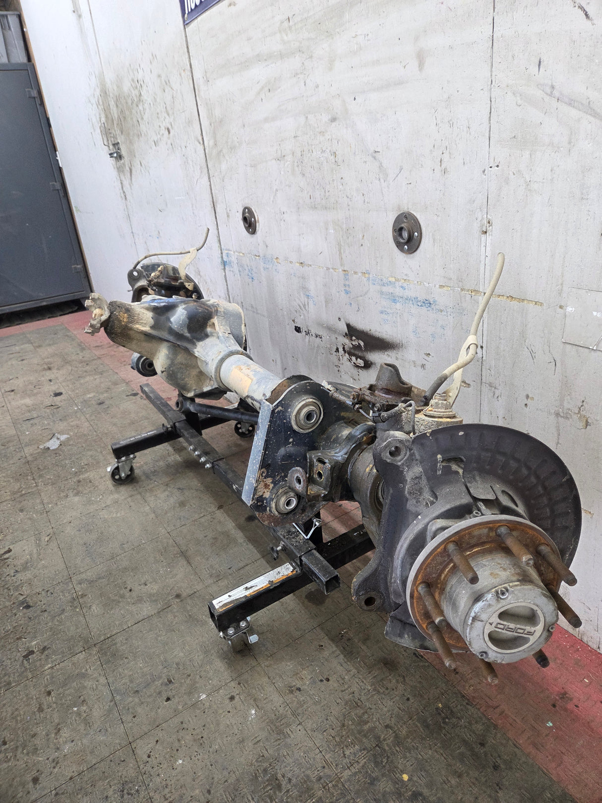 2013-2016 Ford Super Duty F250 F350 FRONT Axle 3.31 Gear Ratio