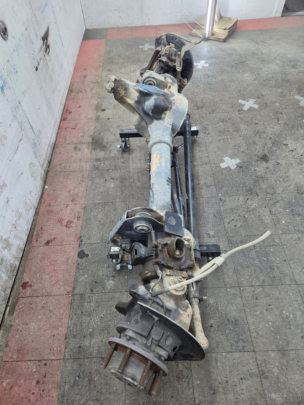 2013-2016 Ford Super Duty F250 F350 FRONT Axle 3.31 Gear Ratio