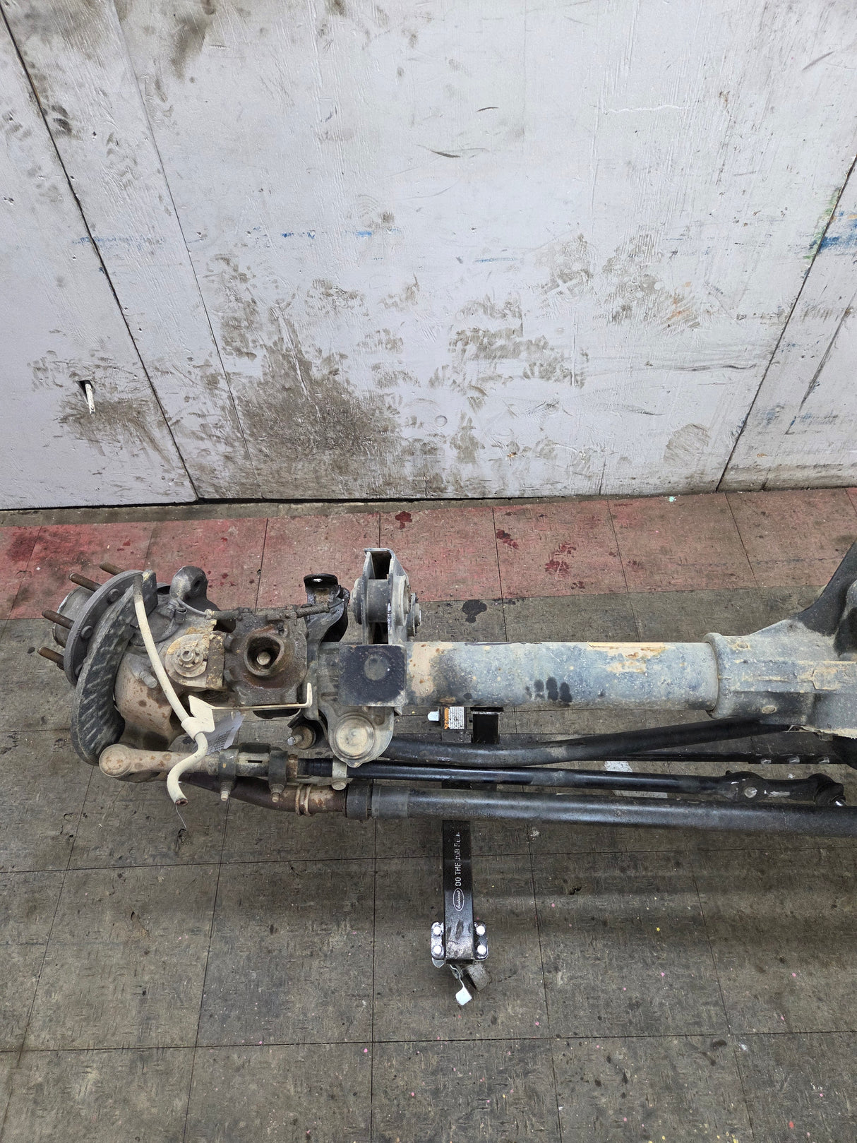 2013-2016 Ford Super Duty F250 F350 FRONT Axle 3.31 Gear Ratio