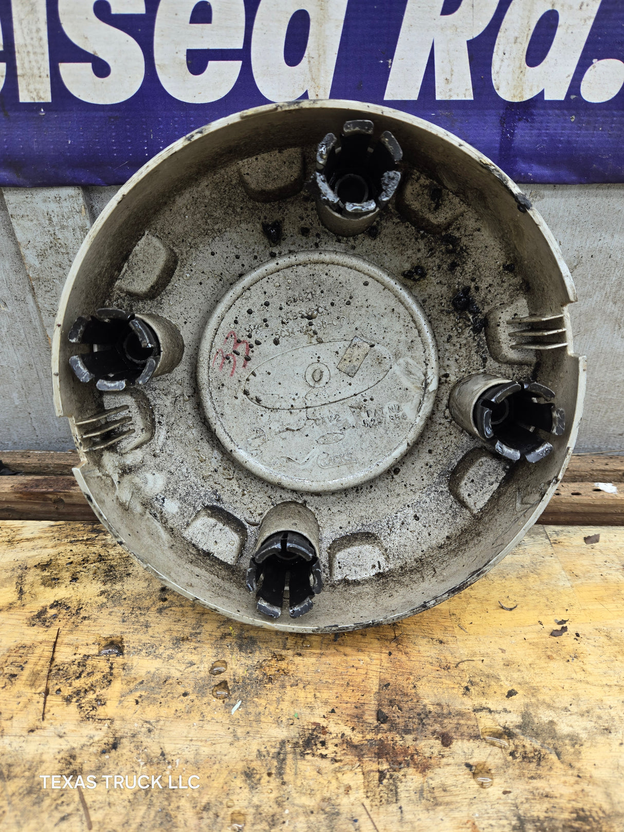 2008-2016 Ford Super Duty F250 F350 Hub Cap Center Cap SINGLE REAR WHEEL 8 LUG 5C34-1A096-CC