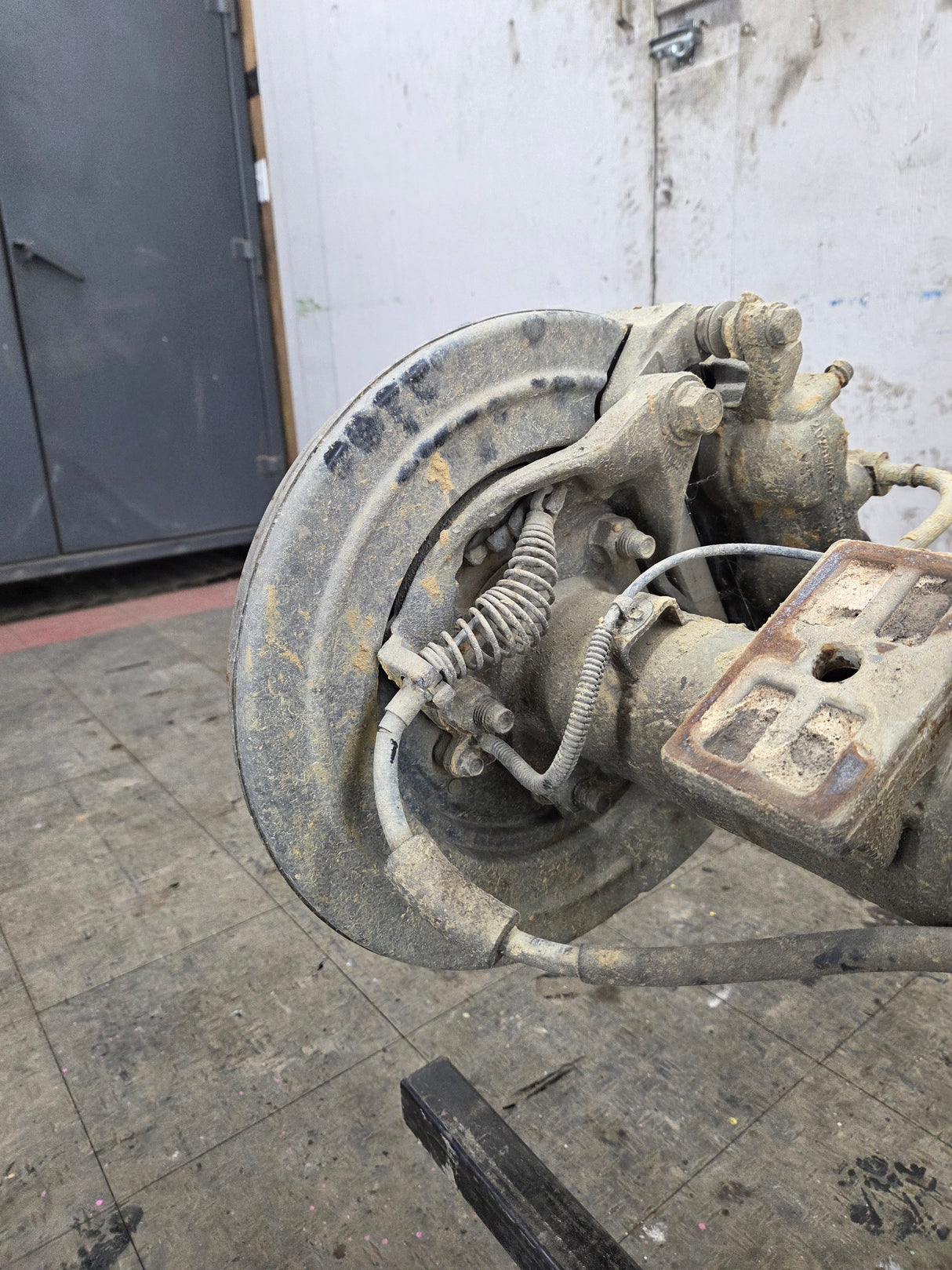 2013-2016 Ford Super Duty F250 F350 Rear Axle 3.31 Gear Ratio Rear End