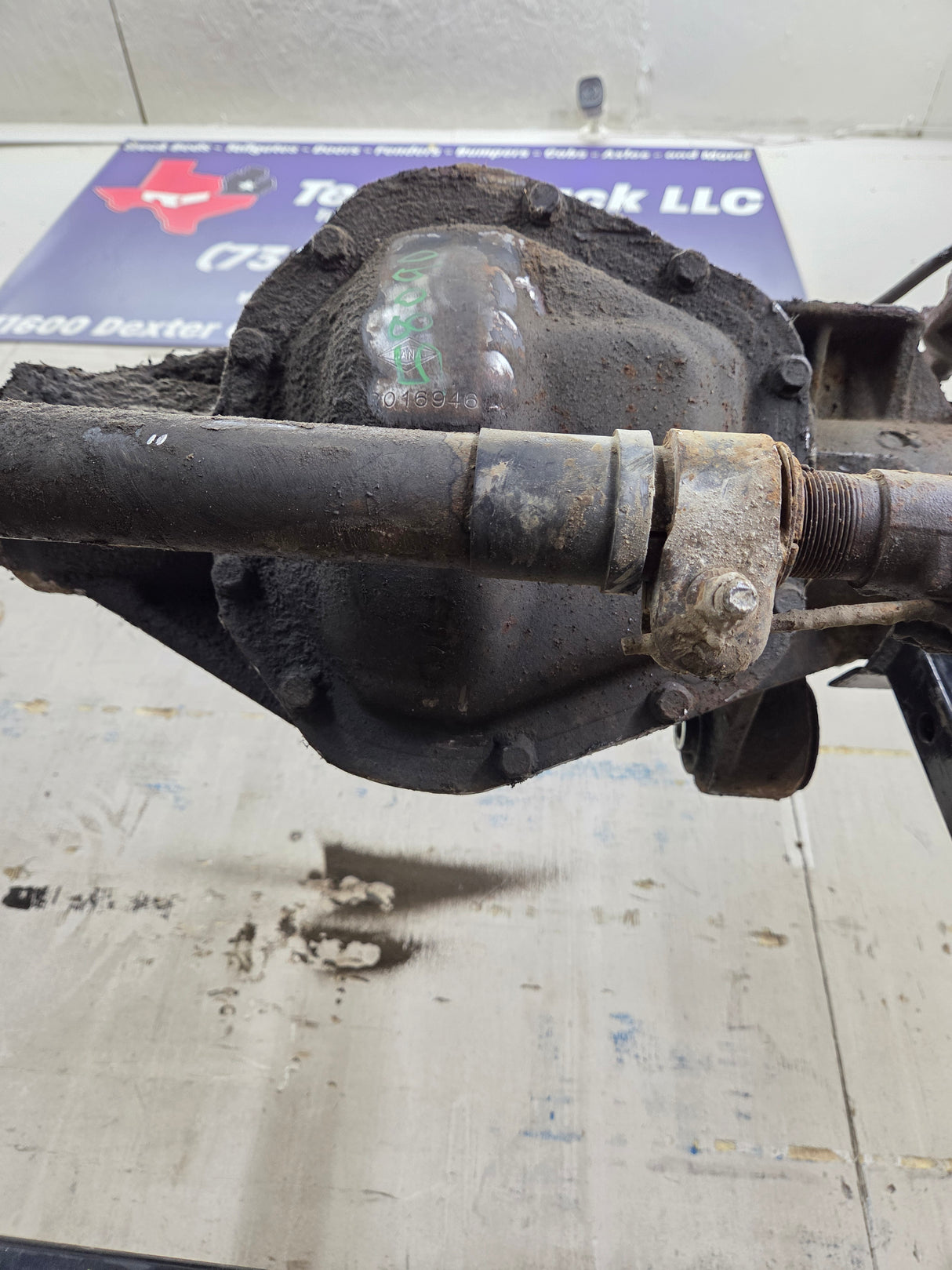 2013-2016 Ford Super Duty F350 Dually FRONT Axle 4.10 Gear Ratio 237k miles