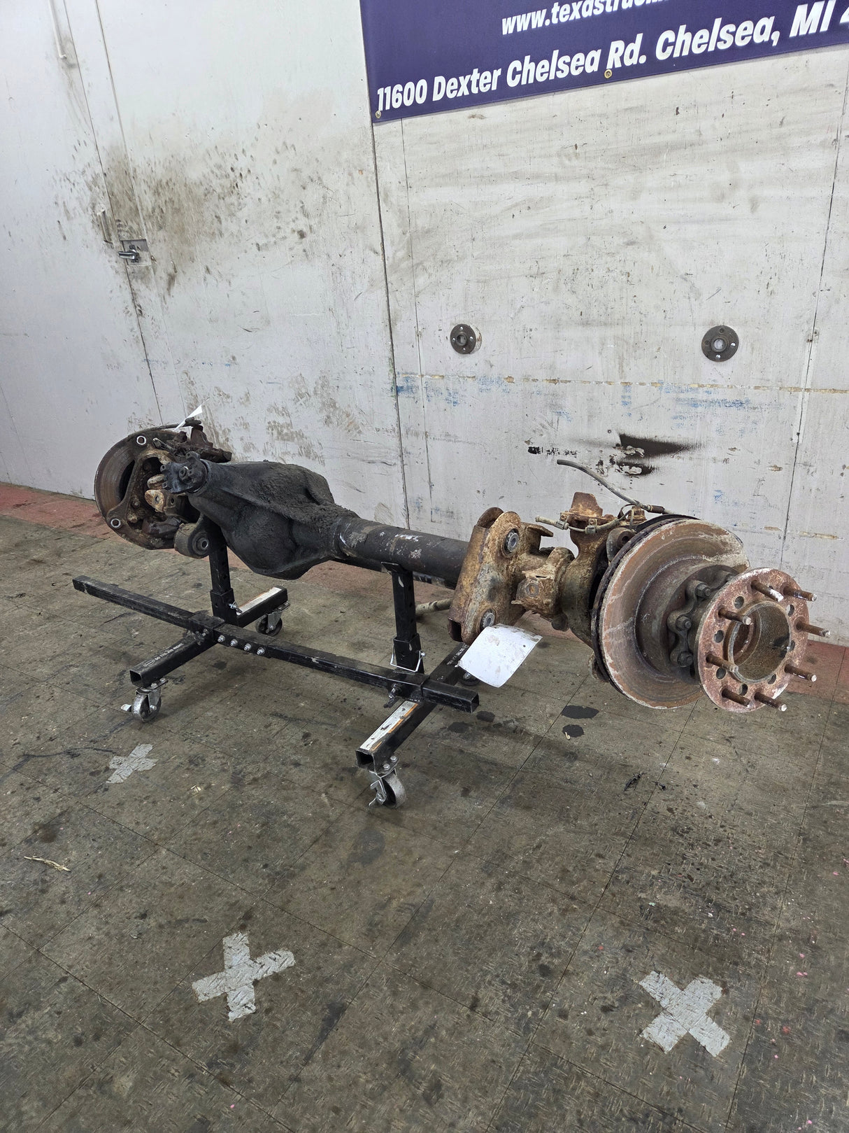 2013-2016 Ford Super Duty F350 Dually FRONT Axle 4.10 Gear Ratio 237k miles