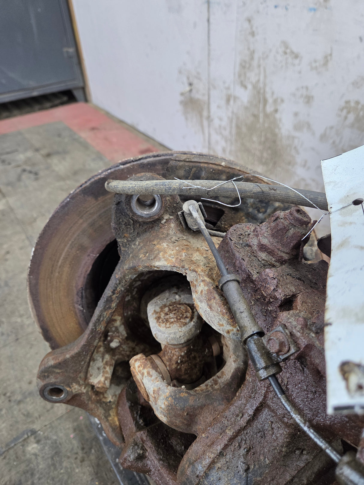 2013-2016 Ford Super Duty F350 Dually FRONT Axle 4.10 Gear Ratio 237k miles