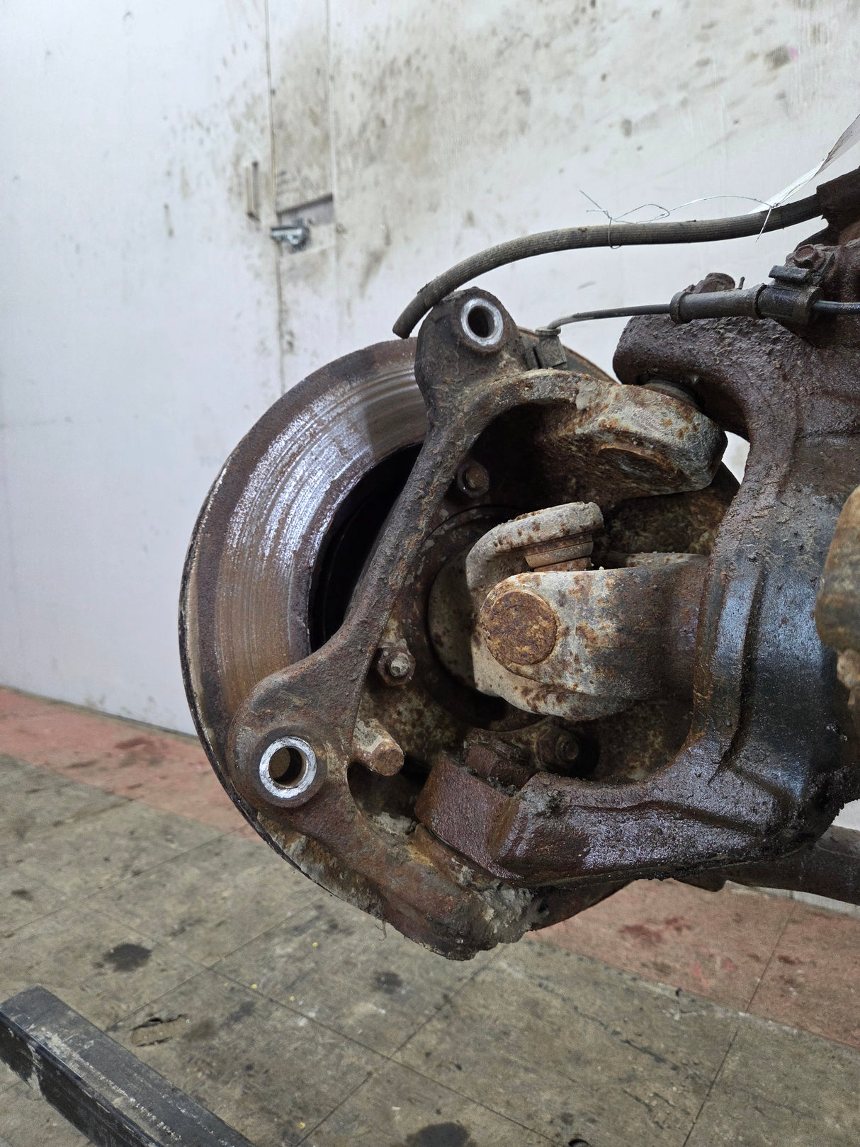 2013-2016 Ford Super Duty F350 Dually FRONT Axle 4.10 Gear Ratio 237k miles