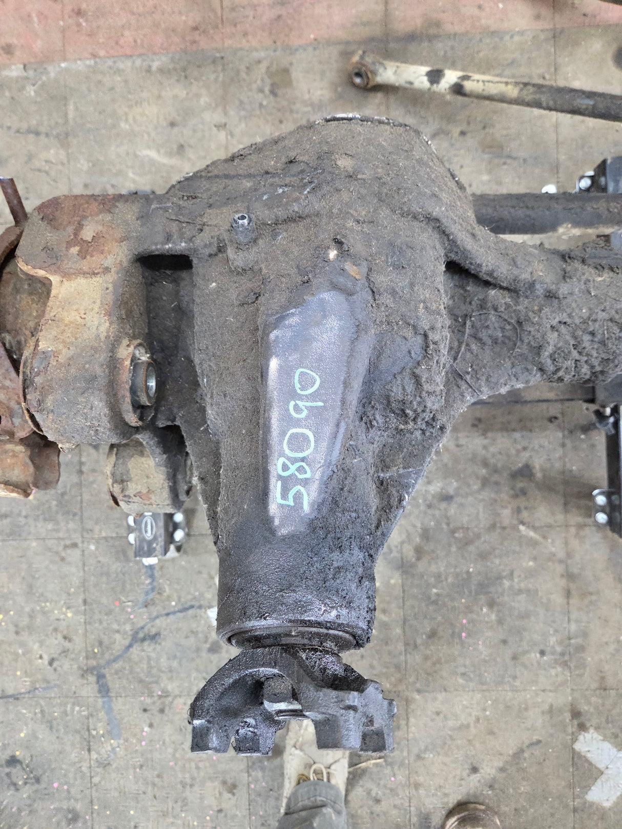 2013-2016 Ford Super Duty F350 Dually FRONT Axle 4.10 Gear Ratio 237k miles