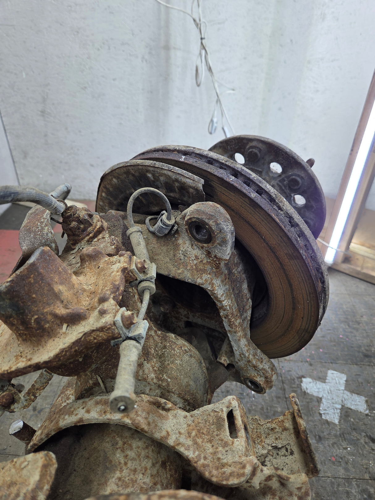 2013-2016 Ford Super Duty F350 Dually FRONT Axle 4.10 Gear Ratio 237k miles