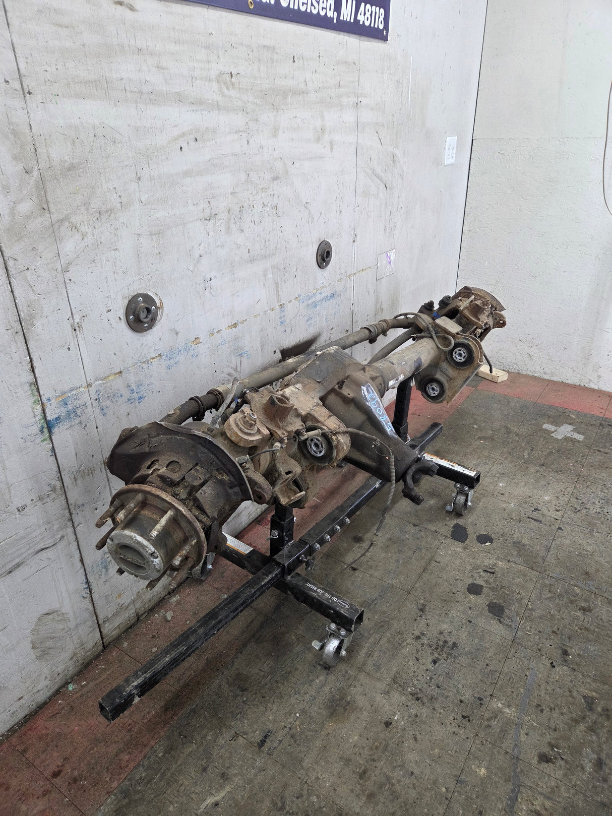 2008-2010 Ford Super Duty F250 F350 SRW FRONT Axle 4.10 Gear Ratio 155k miles