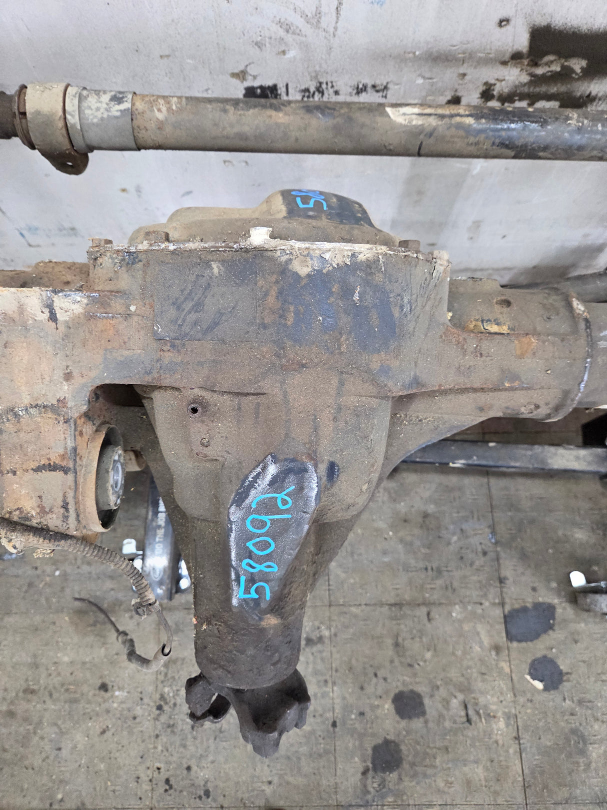 2008-2010 Ford Super Duty F250 F350 SRW FRONT Axle 4.10 Gear Ratio 155k miles