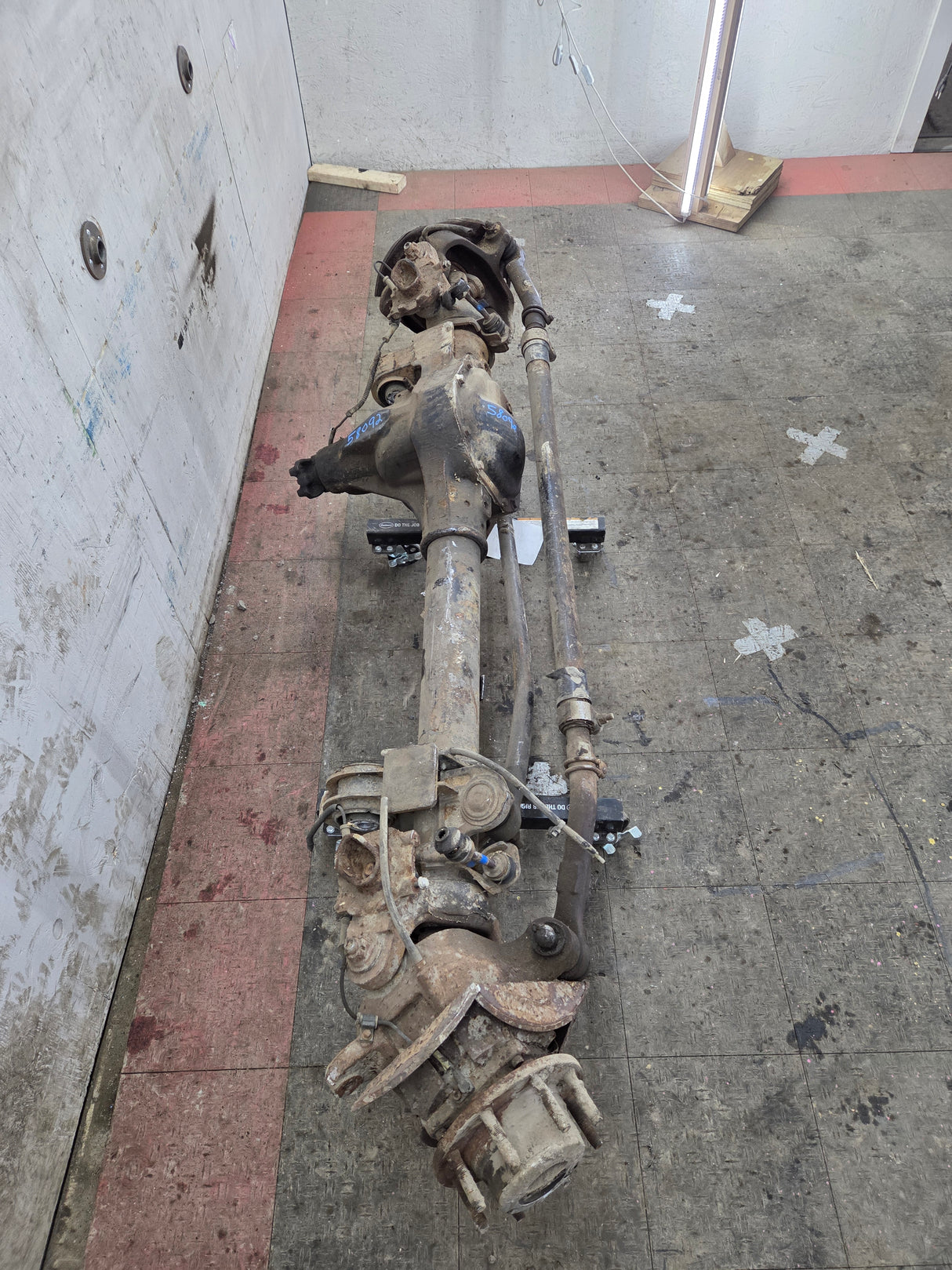 2008-2010 Ford Super Duty F250 F350 SRW FRONT Axle 4.10 Gear Ratio 155k miles