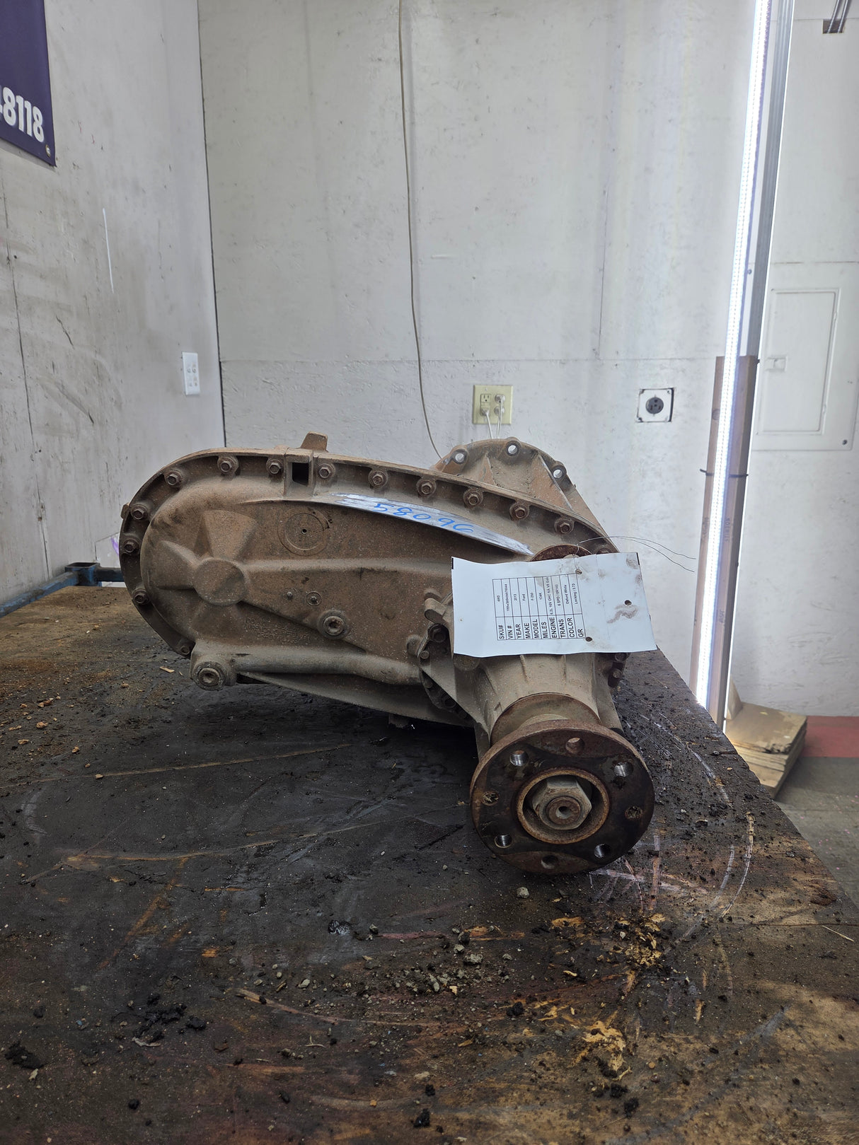 2011-2016 6.2L 6.7L Power Stroke Transfer Case Flange Yoke Manual Shift Ford F250 F350 F450 F550 Super Duty 134k Miles