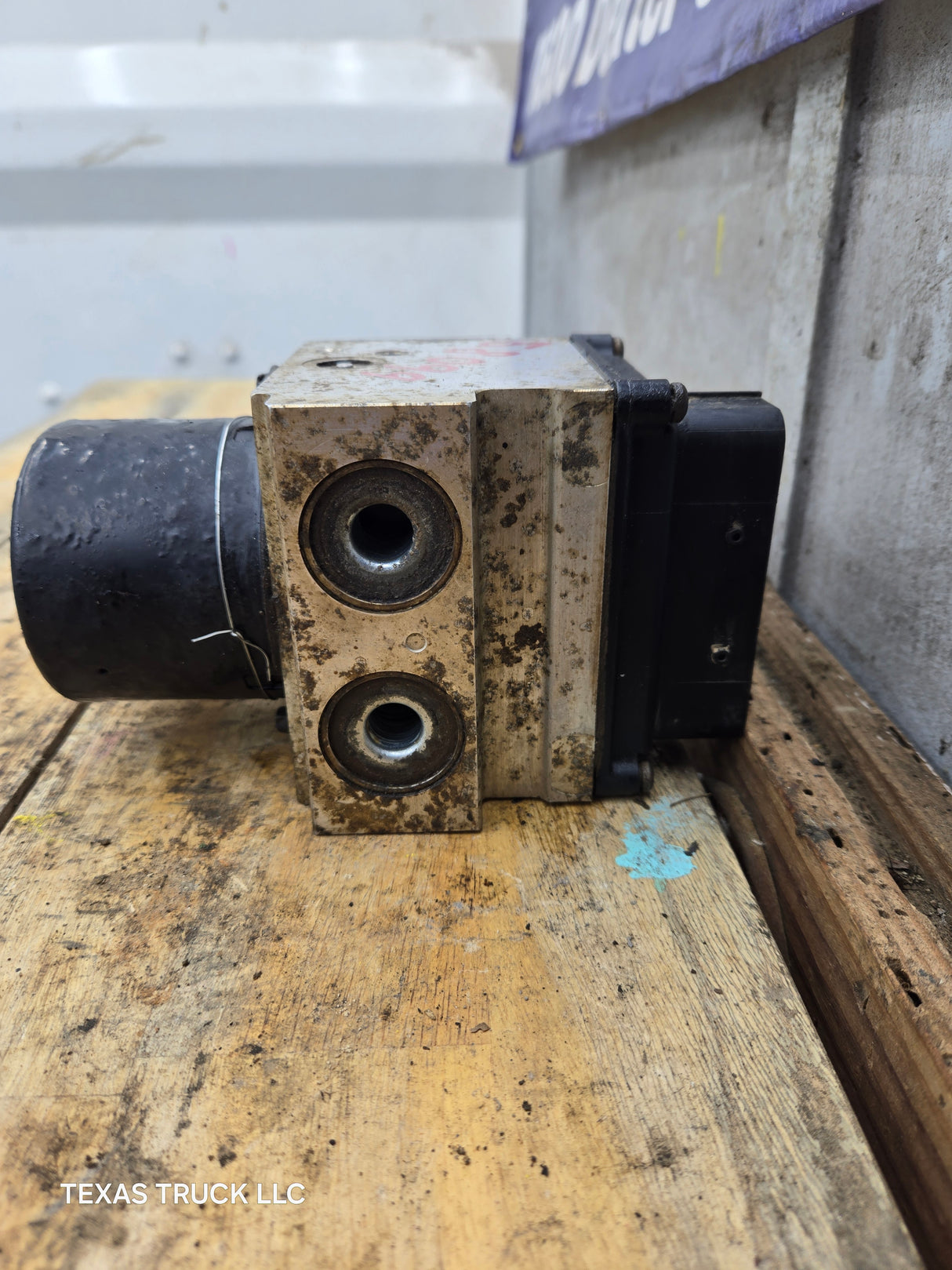 2008-2010 Ford Super Duty F250 F350 ABS Pump Module Control Assembly AC34-2C346-AA