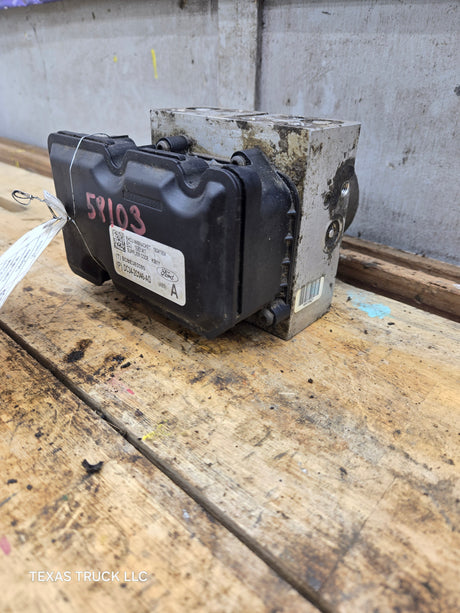 2015 Ford Super Duty F350 F450 F550 DC34-2C346-AD ABS Pump Module Control Assembly