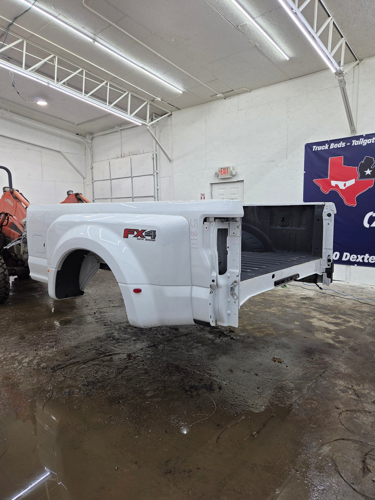 2017-2022 Ford Super Duty F350 F450 F550 8' Dually Bed - Oxford white