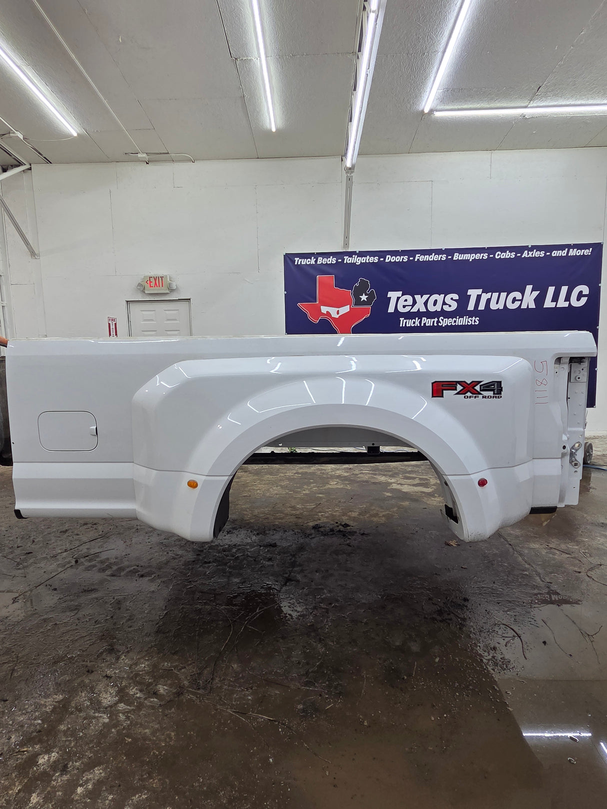 2017-2022 Ford Super Duty F350 F450 F550 8' Dually Bed - Oxford white