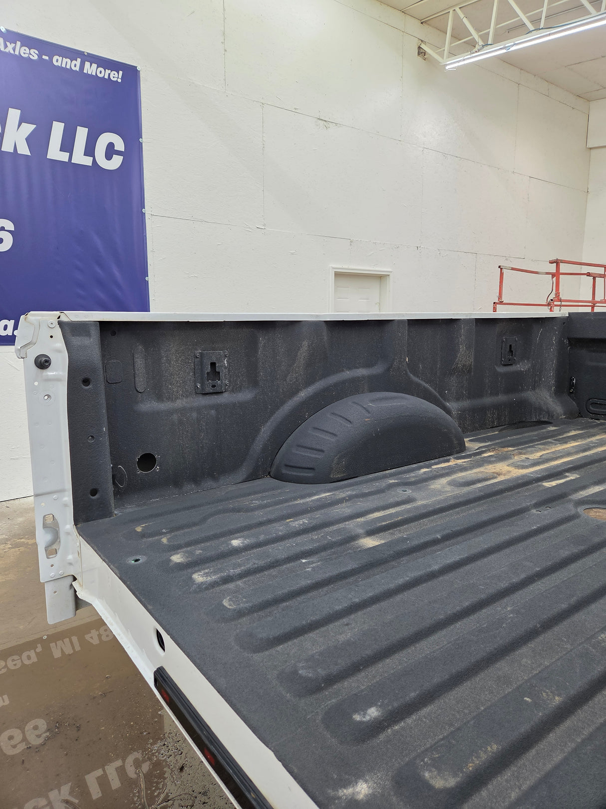 2017-2022 Ford Super Duty F350 F450 F550 8' Dually Bed - Oxford white