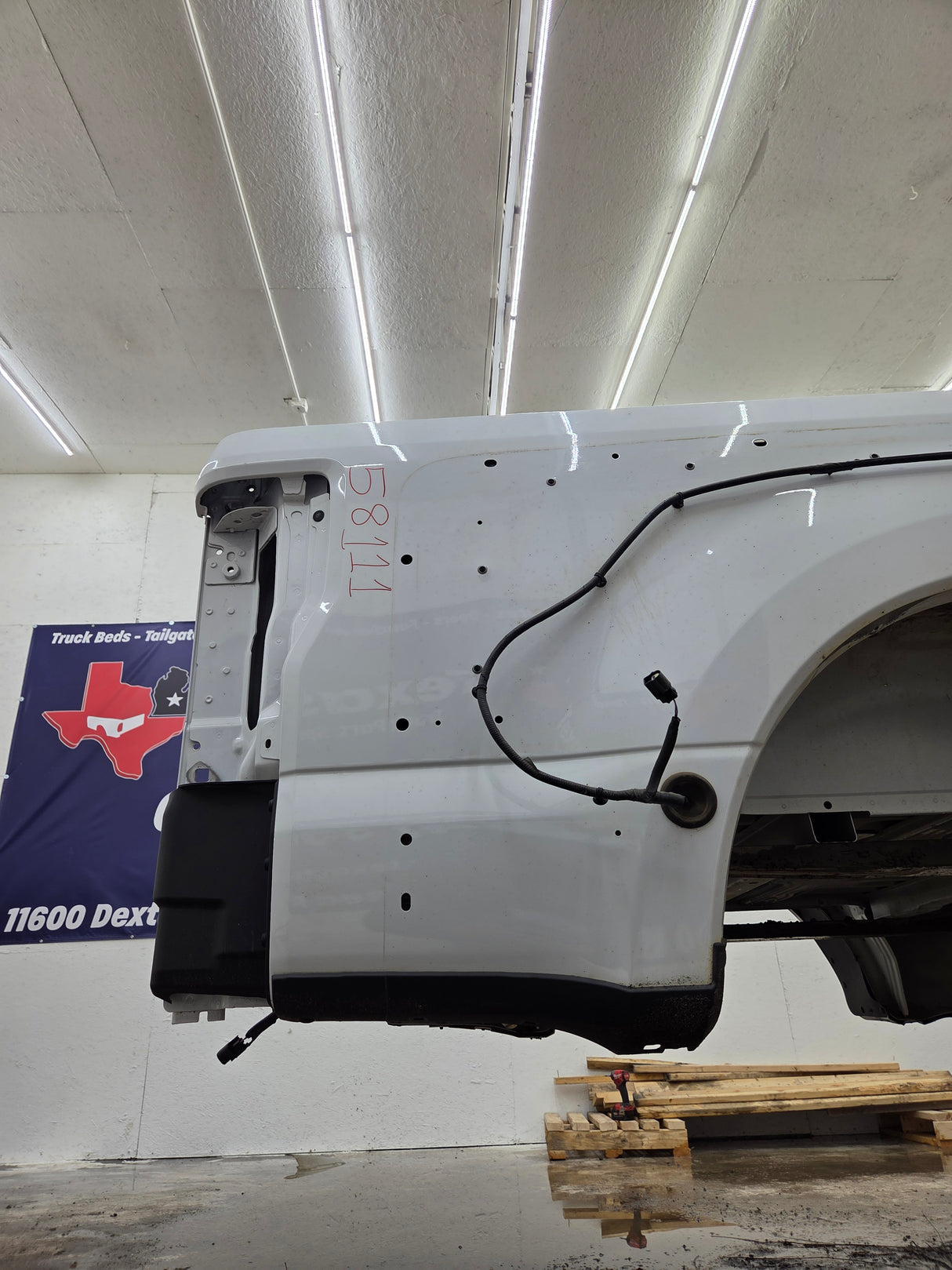 2017-2022 Ford Super Duty F350 F450 F550 8' Dually Bed - Oxford white