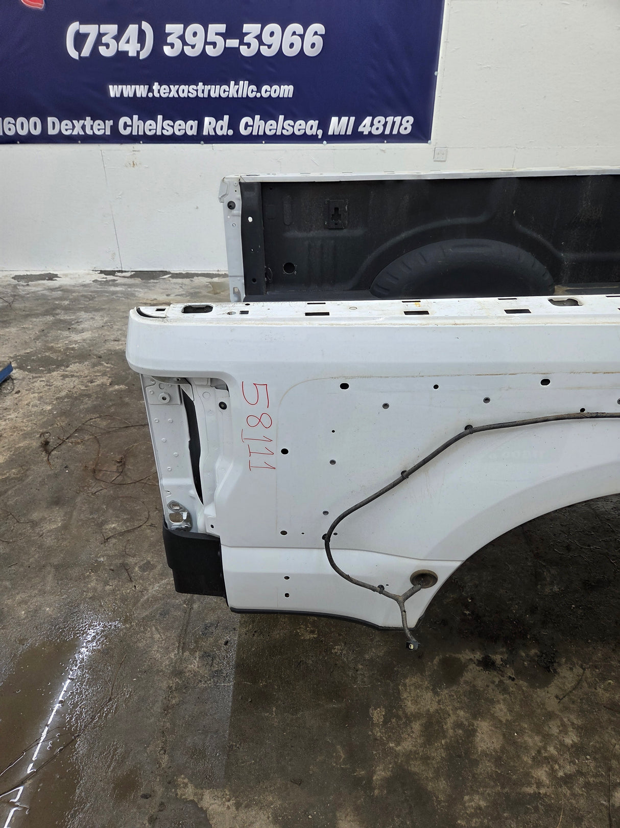 2017-2022 Ford Super Duty F350 F450 F550 8' Dually Bed - Oxford white