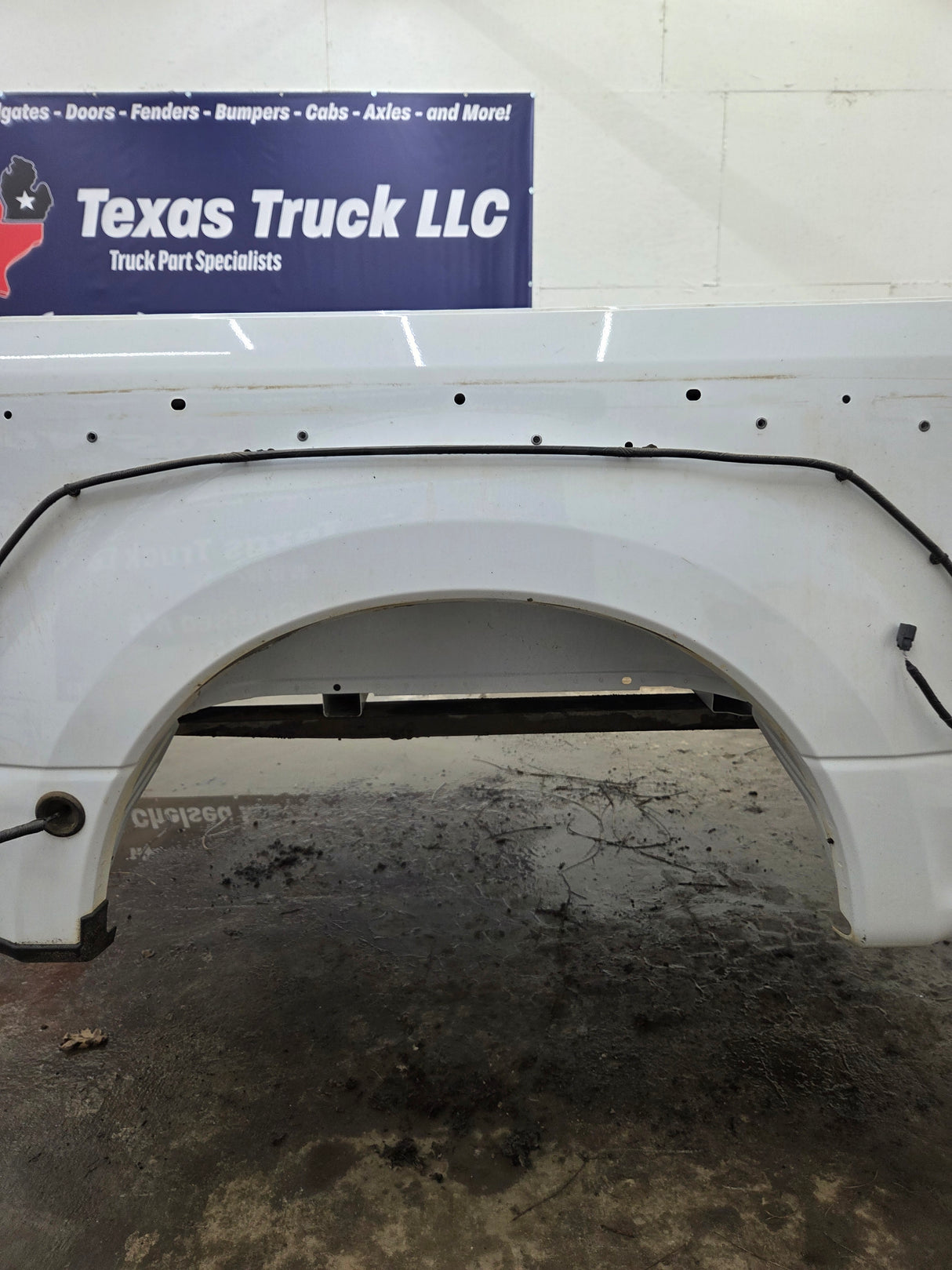 2017-2022 Ford Super Duty F350 F450 F550 8' Dually Bed - Oxford white