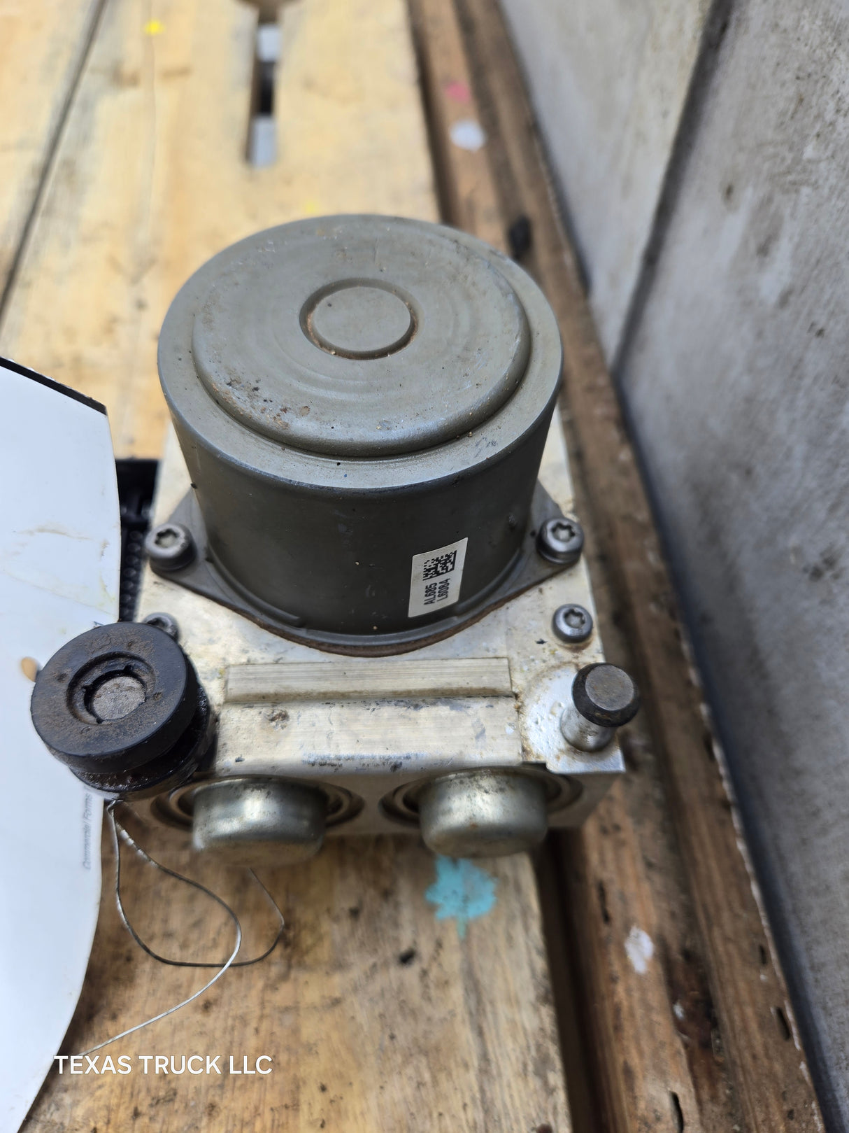 2018-2019 Chevrolet Silverado GMC 1500 ABS Pump Module - 84384393