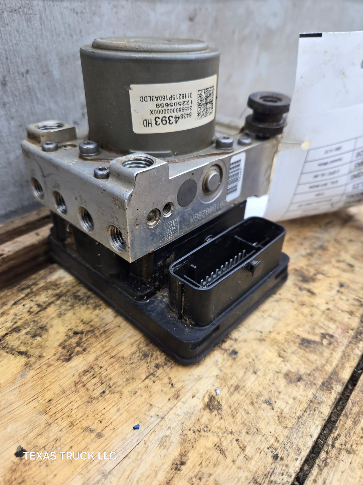 2018-2019 Chevrolet Silverado GMC 1500 ABS Pump Module - 84384393