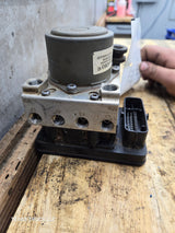 2018-2019 Chevrolet Silverado GMC 1500 ABS Pump Module - 84384393