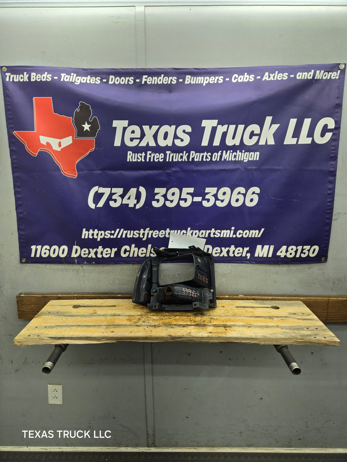 2005-2007 Ford Super Duty F250 F350 F450 F550 LH Left Driver Side Headlight Bezel Park Lamp Signal Corner Light 5C34-13B221-A