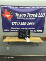 2007-2013 Chevrolet Silverado 1500 2500 3500 LH Driver Side Halogen Headlight 25833678