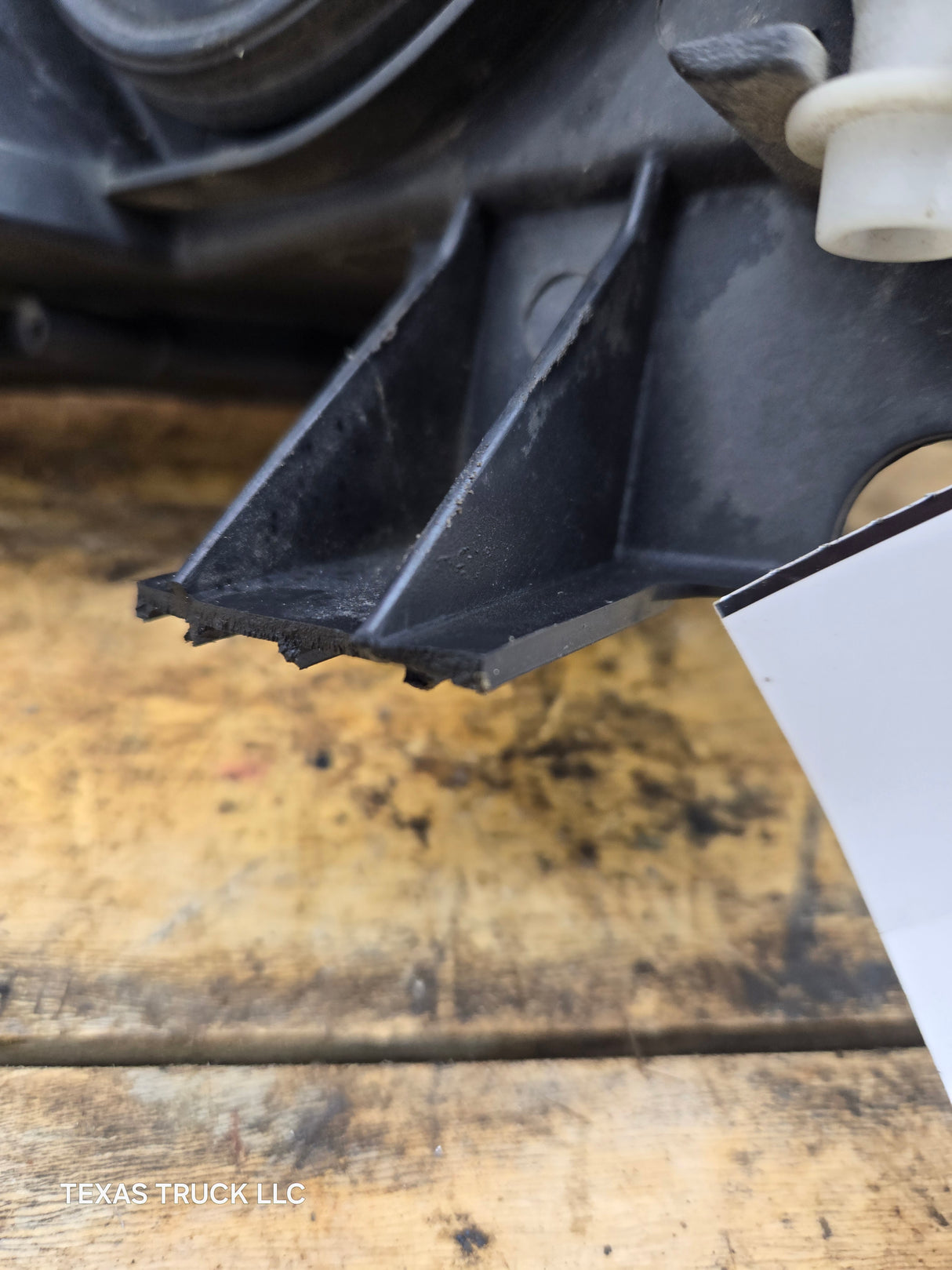 2007-2013 Chevrolet Silverado 1500 2500 3500 LH Driver Side Halogen Headlight 25833678