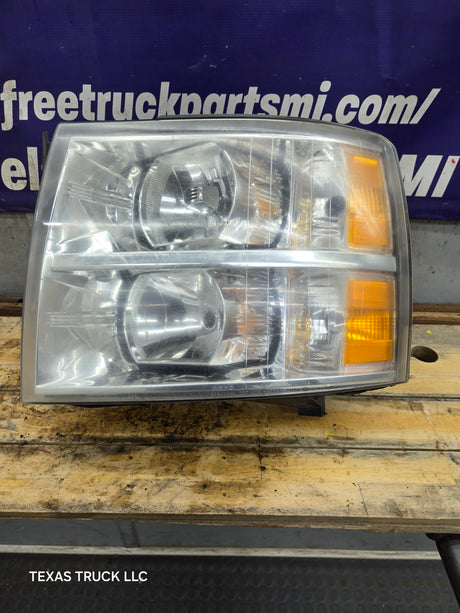 2007-2013 Chevrolet Silverado 1500 2500 3500 LH Driver Side Halogen Headlight 25833678