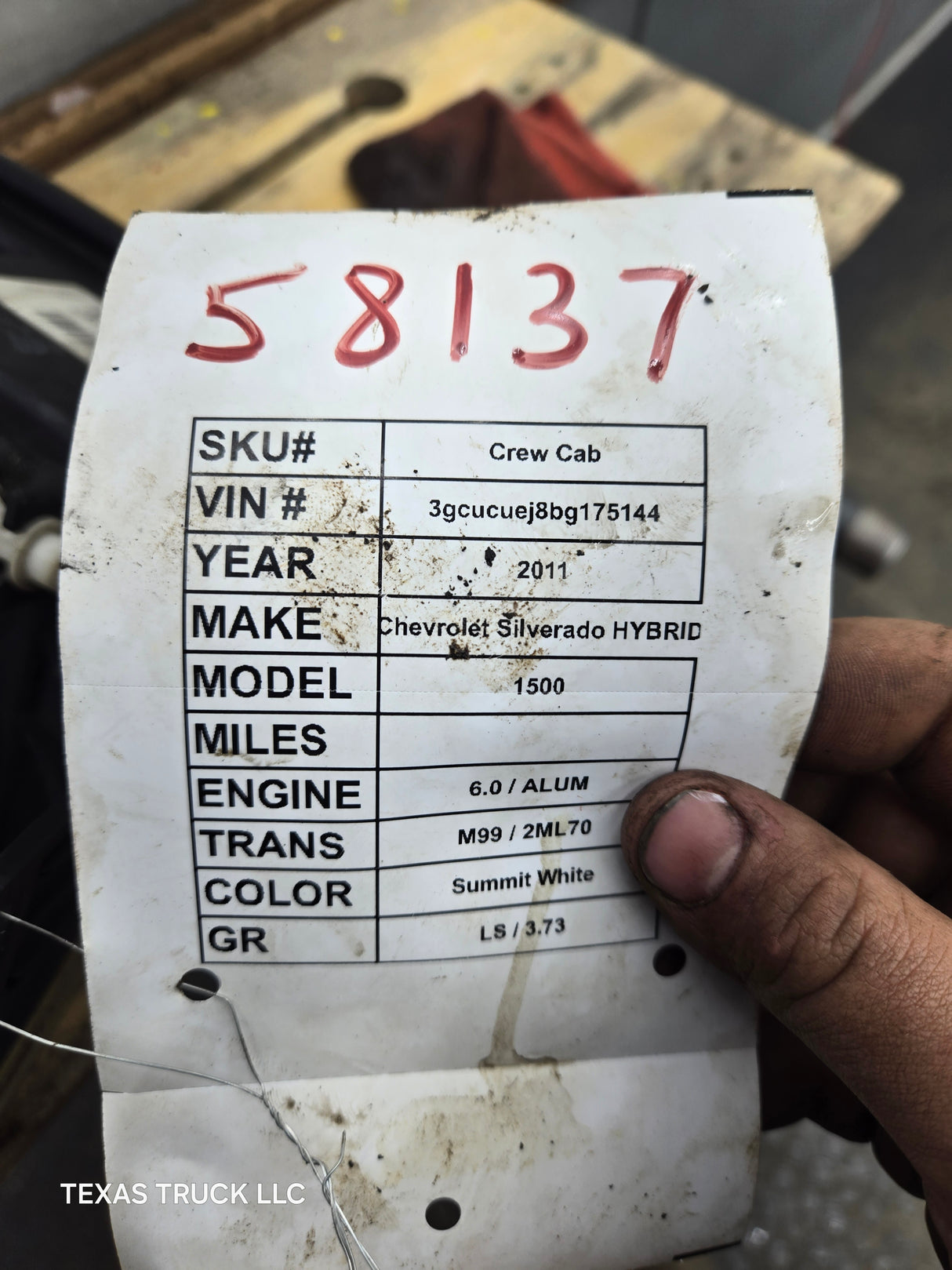 2007-2013 Chevrolet Silverado 1500 2500 3500 RH Passenger Side Halogen Headlight 25833679