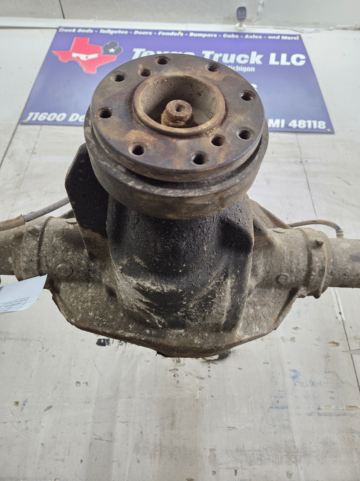 2008-2010 Ford Super Duty F250 F350 SRW Rear Axle 4.10 Gear Ratio 143k miles