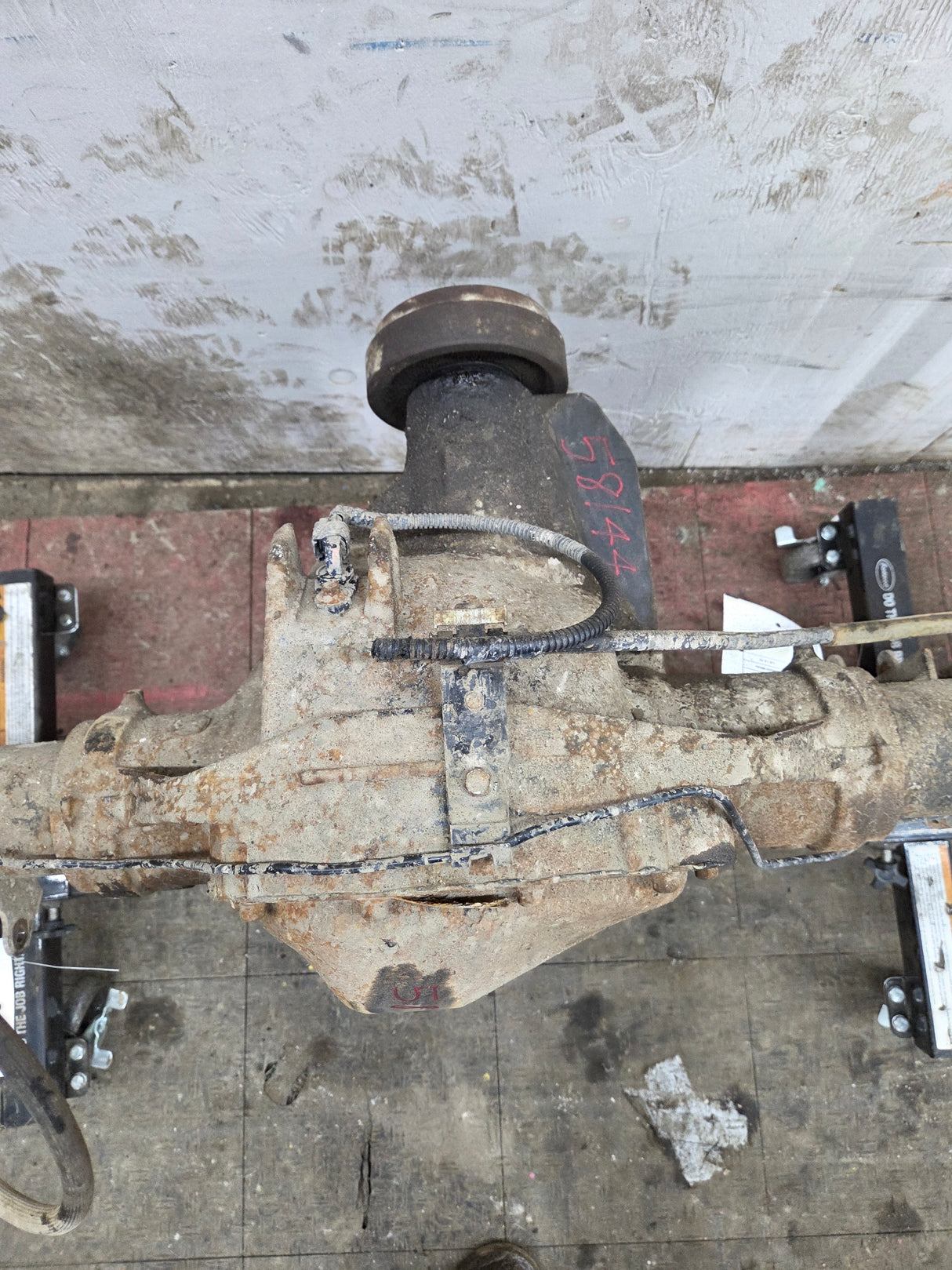 2008-2010 Ford Super Duty F250 F350 SRW Rear Axle 4.10 Gear Ratio 143k miles