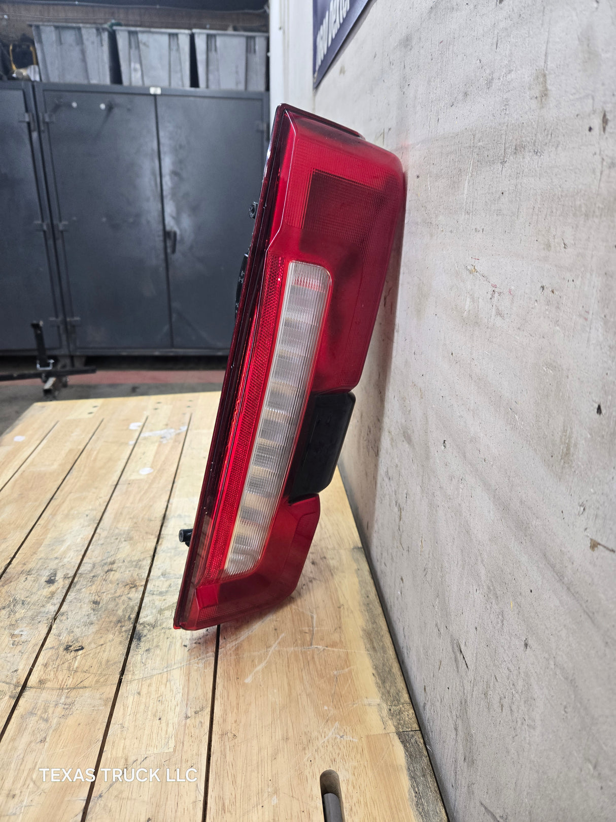 2023-2026 Ford Super Duty F250 F350 F450 LH Driver Side Incandescent Tail Light With Bliss PC3B-13B505-BH