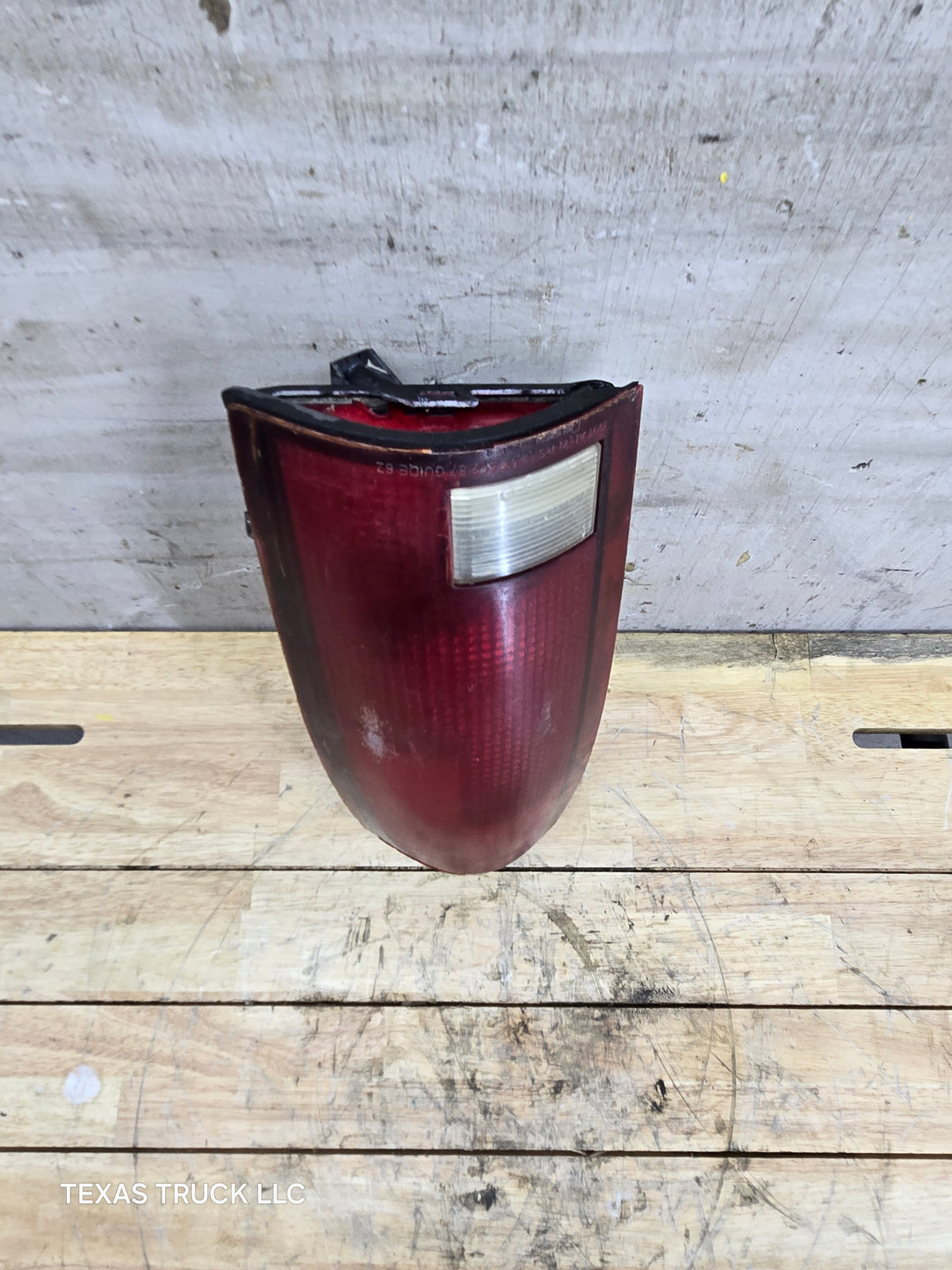1988-1998 Chevrolet / GMC RH Passenger Side Tail Light