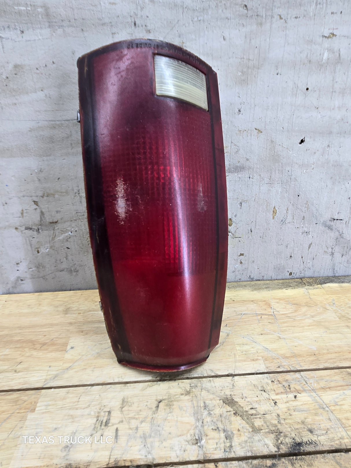 1988-1998 Chevrolet / GMC RH Passenger Side Tail Light