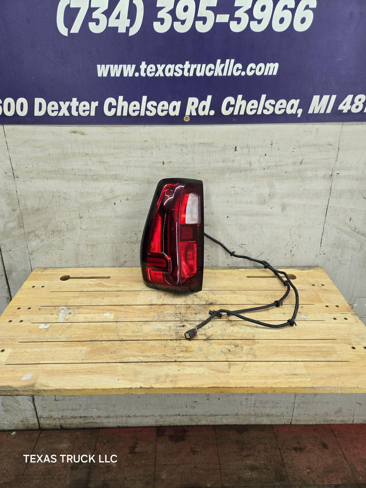 2019-2023 GMC Sierra 1500 2500 3500 HD RH Passenger Side Tail Light 85115888