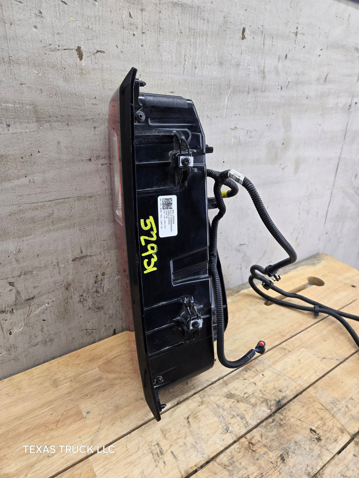 2019-2023 GMC Sierra 1500 2500 3500 HD RH Passenger Side Tail Light 85115888