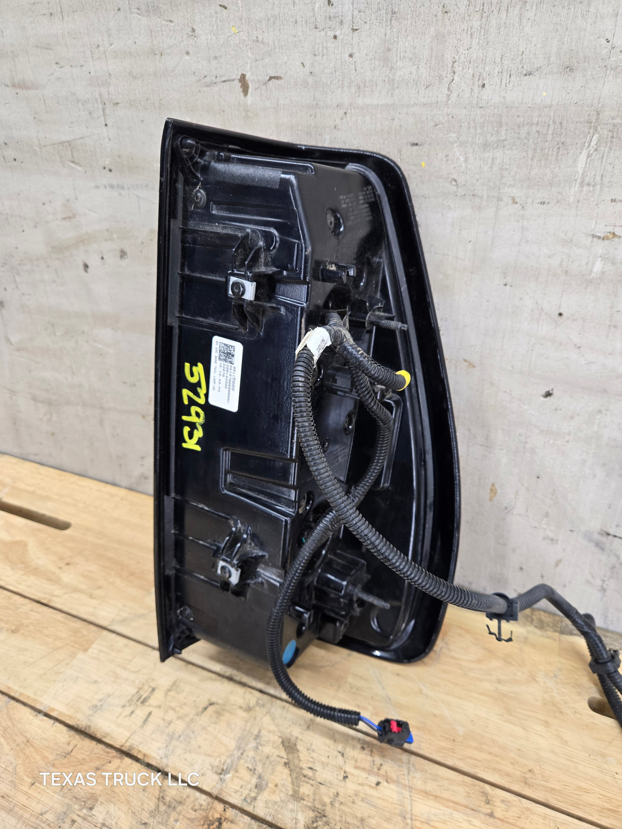 2019-2023 GMC Sierra 1500 2500 3500 HD RH Passenger Side Tail Light 85115888