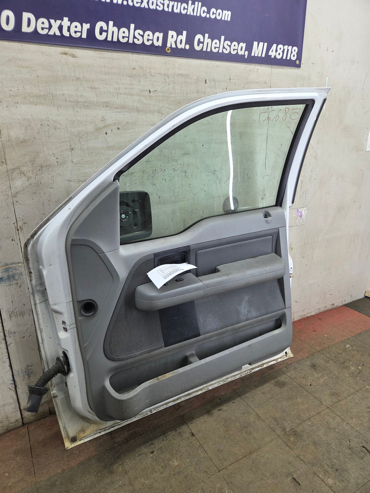 2004-2008 Ford F150 RH Passenger Side Front Door Regular/Extended Cab