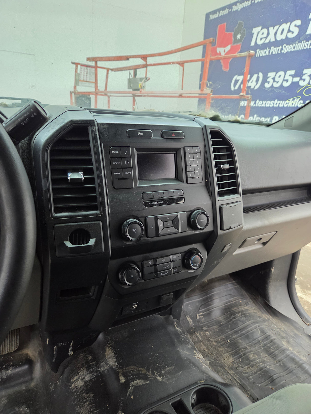 2015-2020 Ford F150 4 Door Extended Super Cab - Oxford White