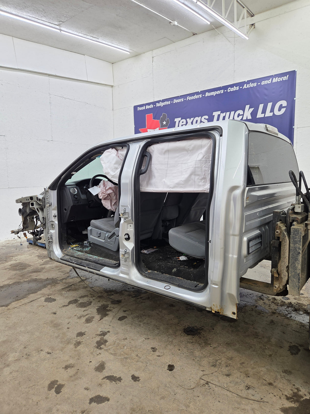 2009-2014 Ford F150 4 door Crew Cab Truck Cab