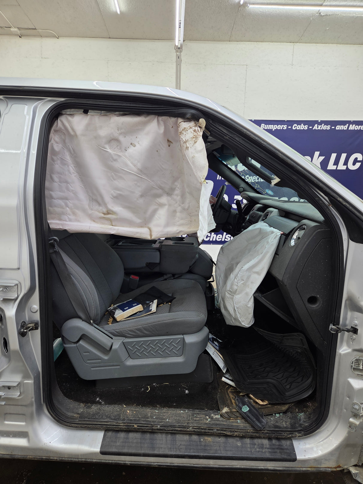 2009-2014 Ford F150 4 door Crew Cab Truck Cab