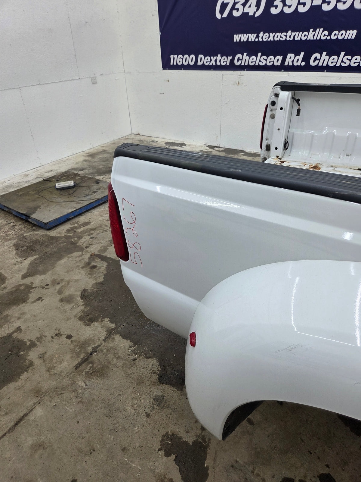 2011-2016 Ford F330 F450 F550 Super Duty 8' Dually Truck Bed