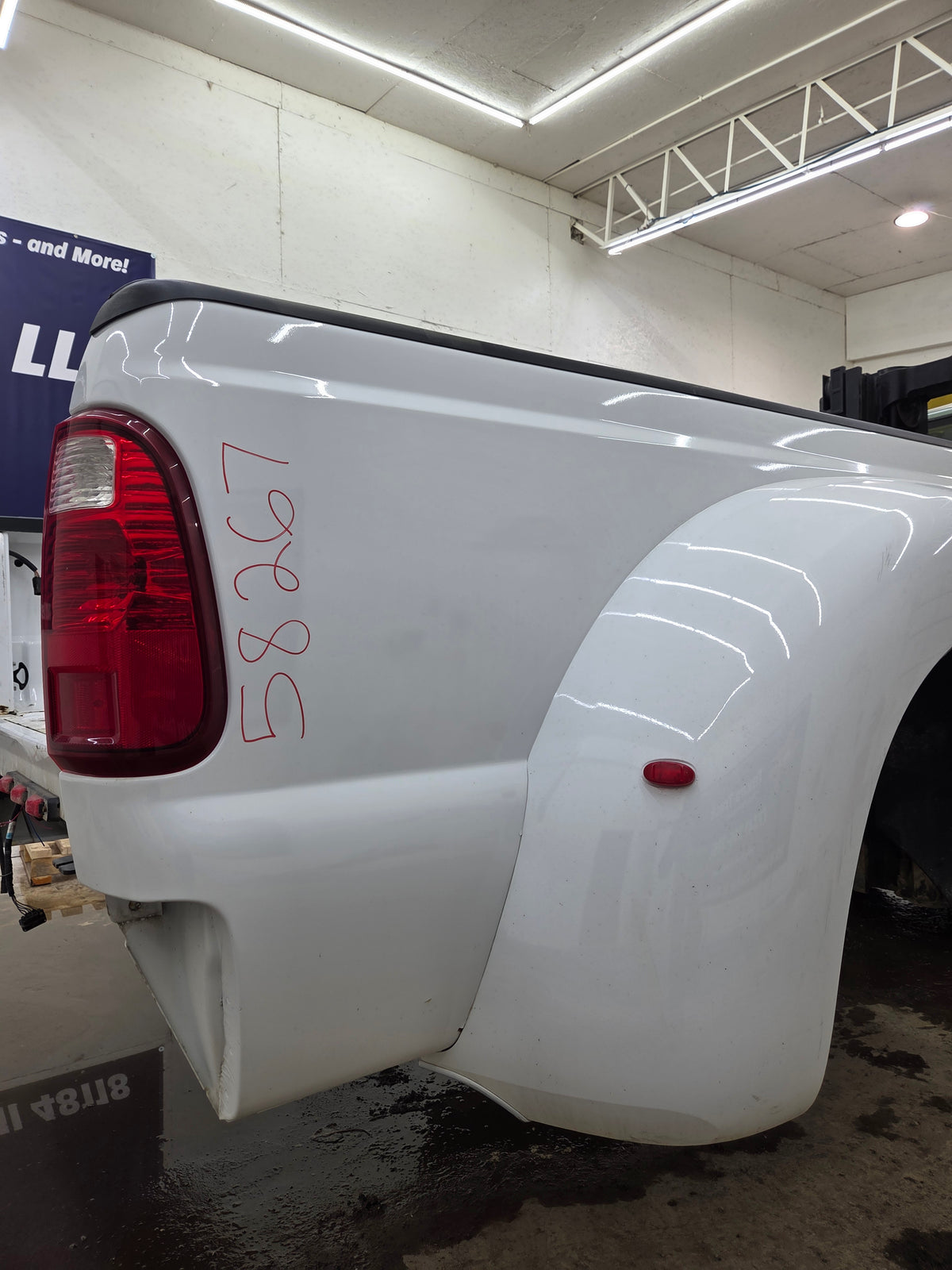 2011-2016 Ford F330 F450 F550 Super Duty 8' Dually Truck Bed