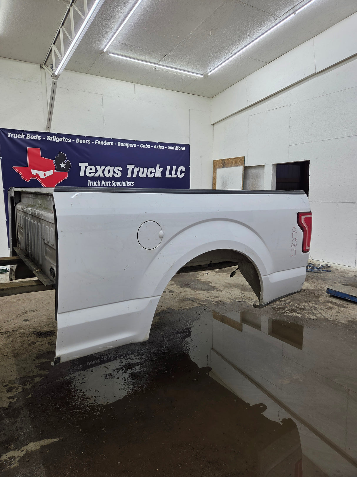 2015-2020 Ford F150 6' 6" Short Bed Without Wheel Lip Molding