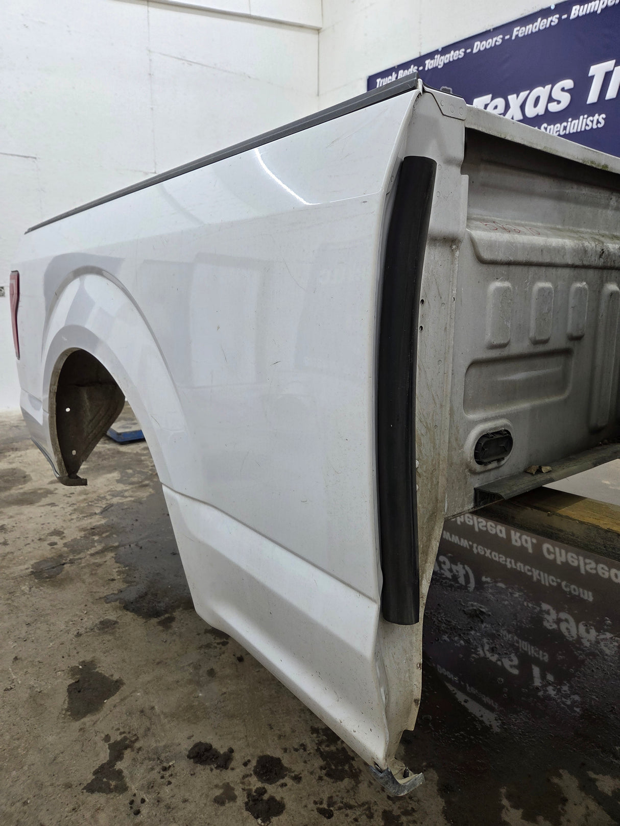 2015-2020 Ford F150 6' 6" Short Bed Without Wheel Lip Molding