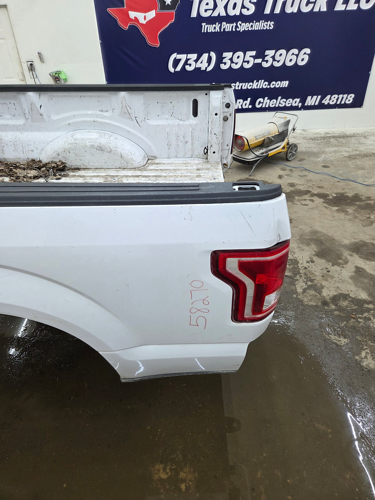 2015-2020 Ford F150 6' 6" Short Bed Without Wheel Lip Molding