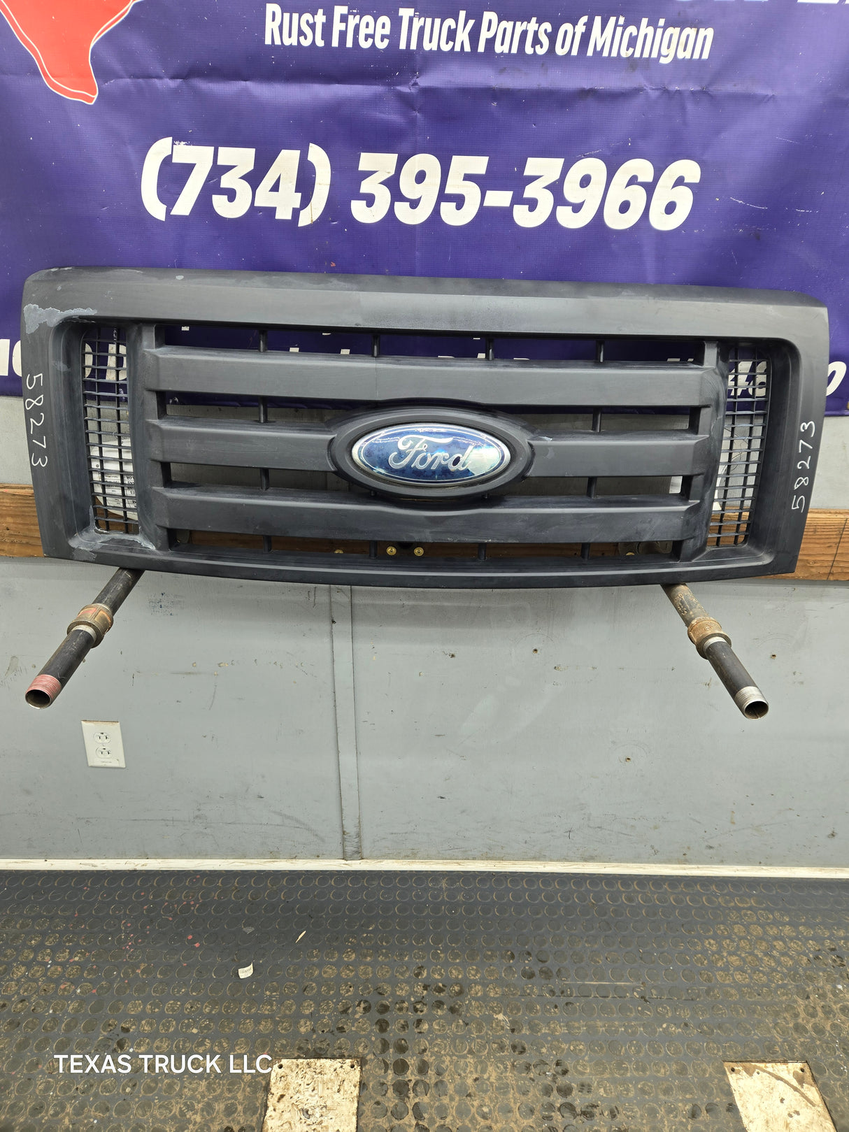 2009-2012 Ford F150 Grill XL - Black 9L3Z8200A