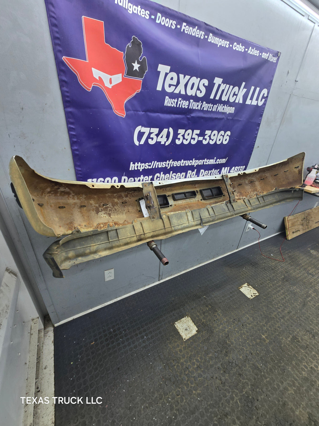 1992-1997 Ford F Series F250 F350 F450 F550 Front Bumper